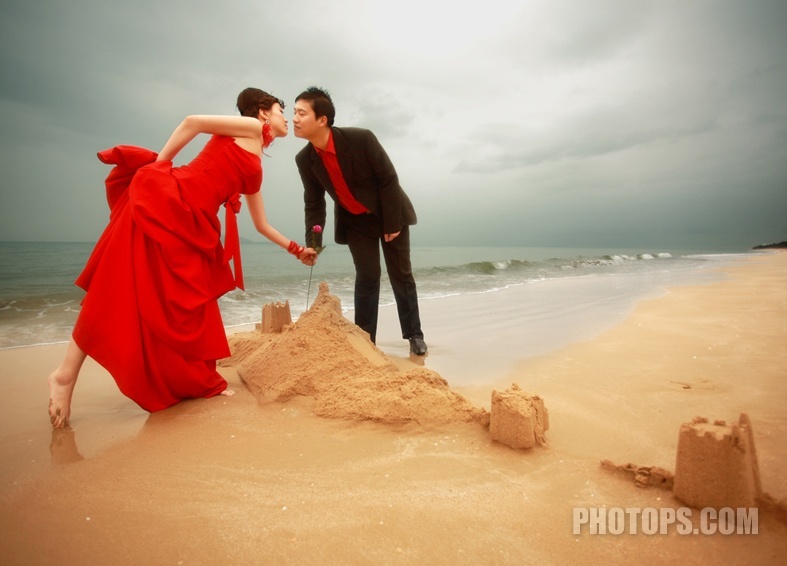海滩婚纱照片_海滩礁石飘纱婚纱照片(3)