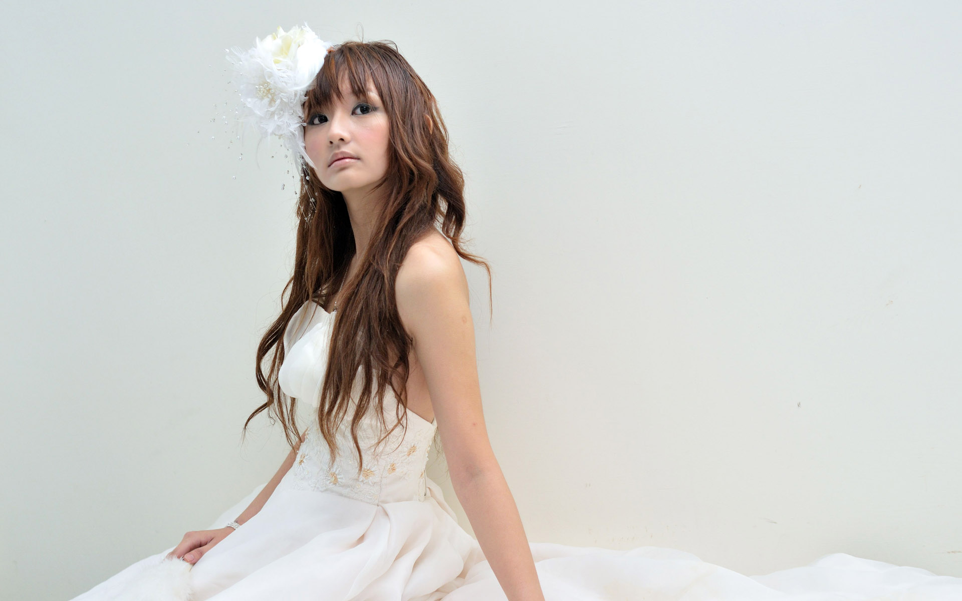 婚纱美女图片_情趣婚纱美女(2)