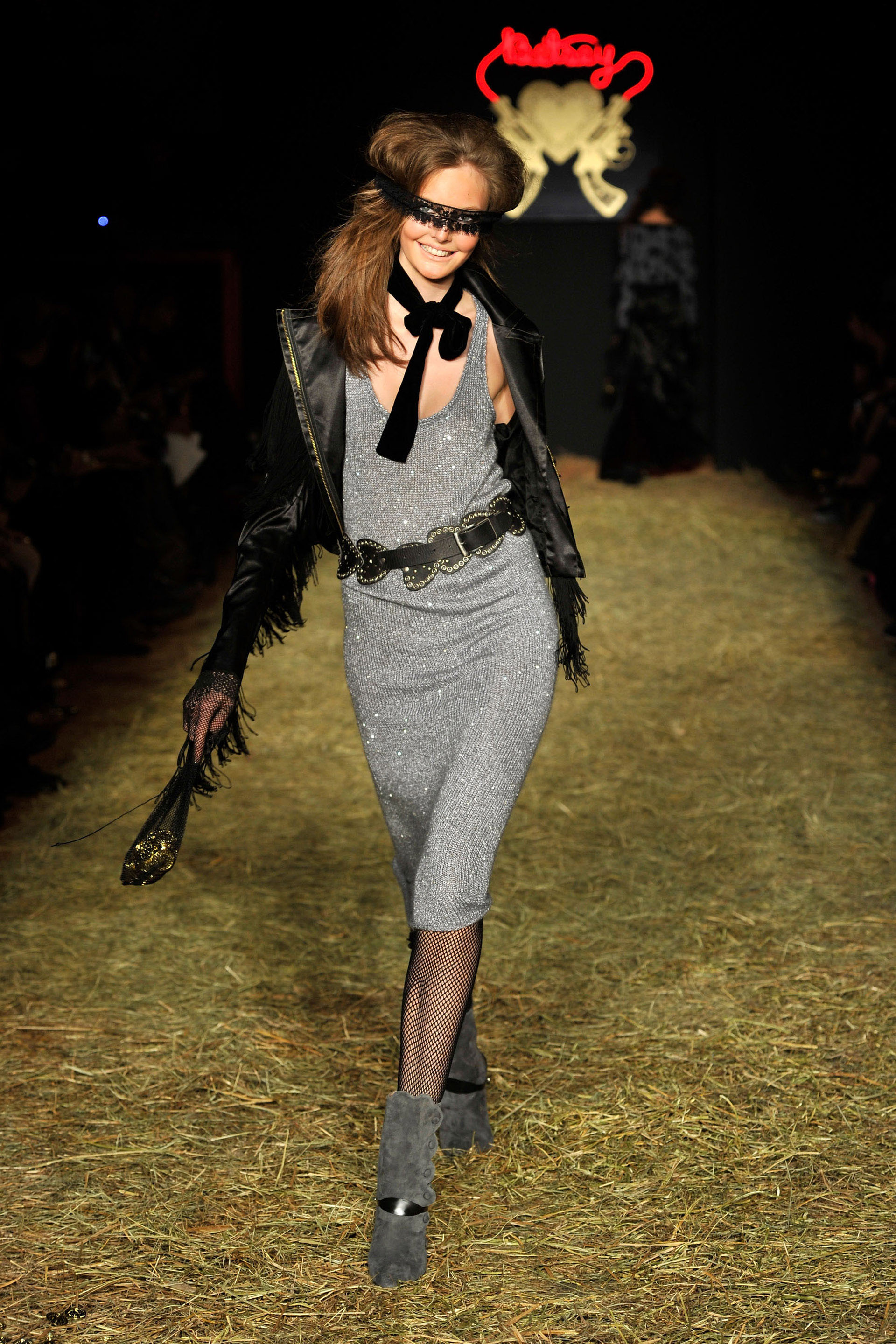 2010年巴黎时装周春季服装模特图片素材(20P