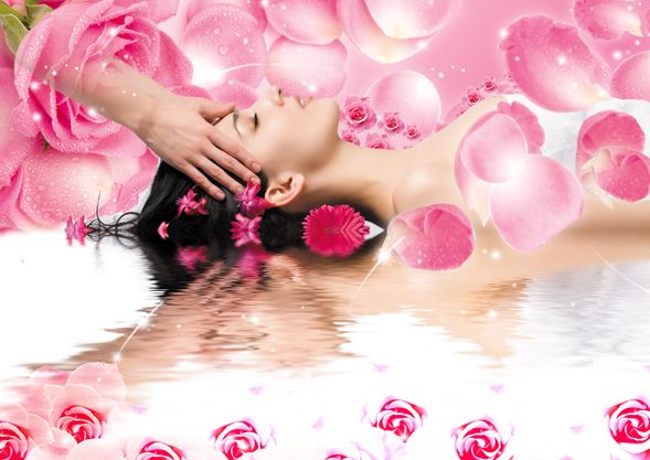 PA的美女psd素材放满玫瑰的池子美容院广告模