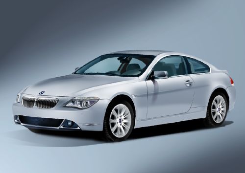 宝马车效果图模板psd素材银灰色高档新款宝马BMW轿车PS效果图模板
