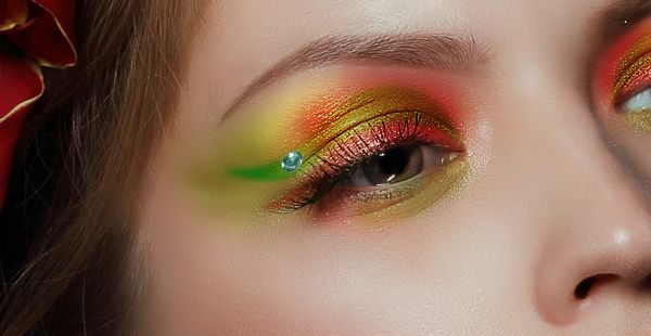 How to Apply Creative Makeup with <a href='https://www.86ps.com/'><font color=''>Photoshop</font></a> 13