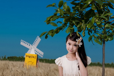 2015最新3D儿童摄影场景模板{E191.纯净的天空}系列PSD素材免费下载一(共24P)