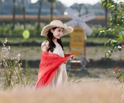 2015最新3D儿童摄影场景模板{E191.纯净的天空}系列PSD素材免费下载四(共24P)